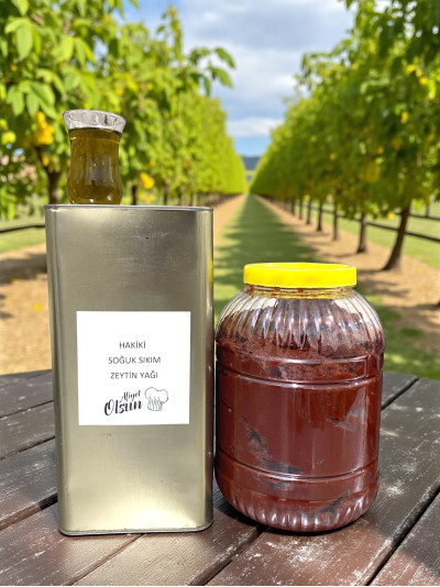 Avantajlı 2li Paket 5 Lt Zeytinyağı + 5 Kg Domates Salçası